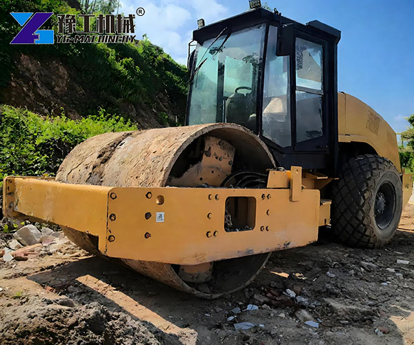hydraulic drive road roller